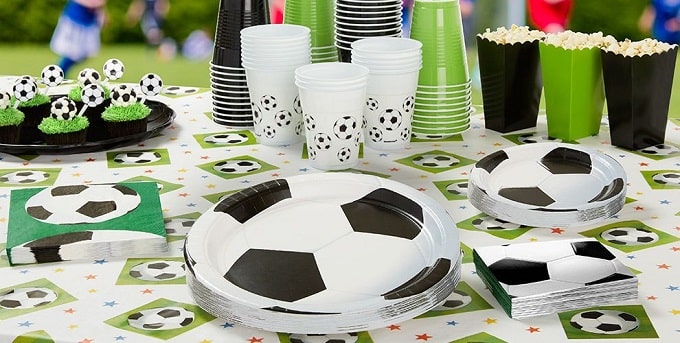 Soccer/Football piñata  Manualidades de fútbol, Cumpleaños temático de  fútbol, Fiesta de fútbol